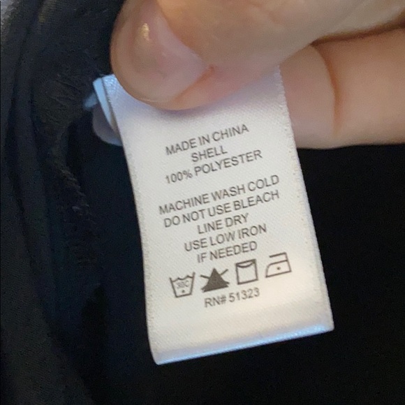 1.State Dressy crepe top - Picture 4 of 4